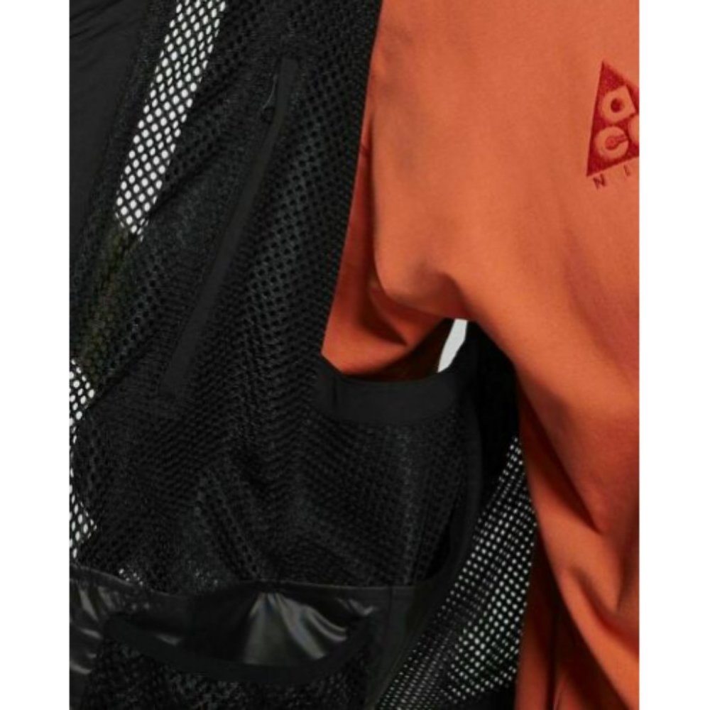 Nike ACG Black Urban Utility Full Zip Vest - Picture 11 of 13
